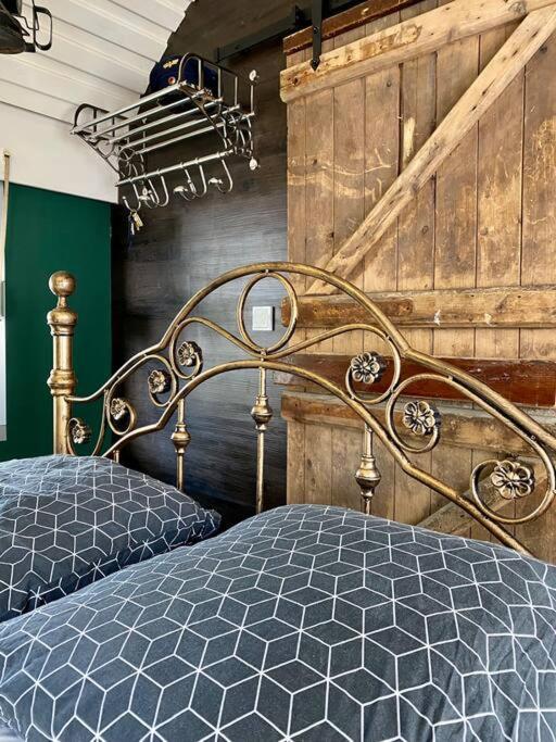 Gleis 1, Eisenbahn Waggon Mit Whirlpool Und Ofen Villa Dahlem  Luaran gambar
