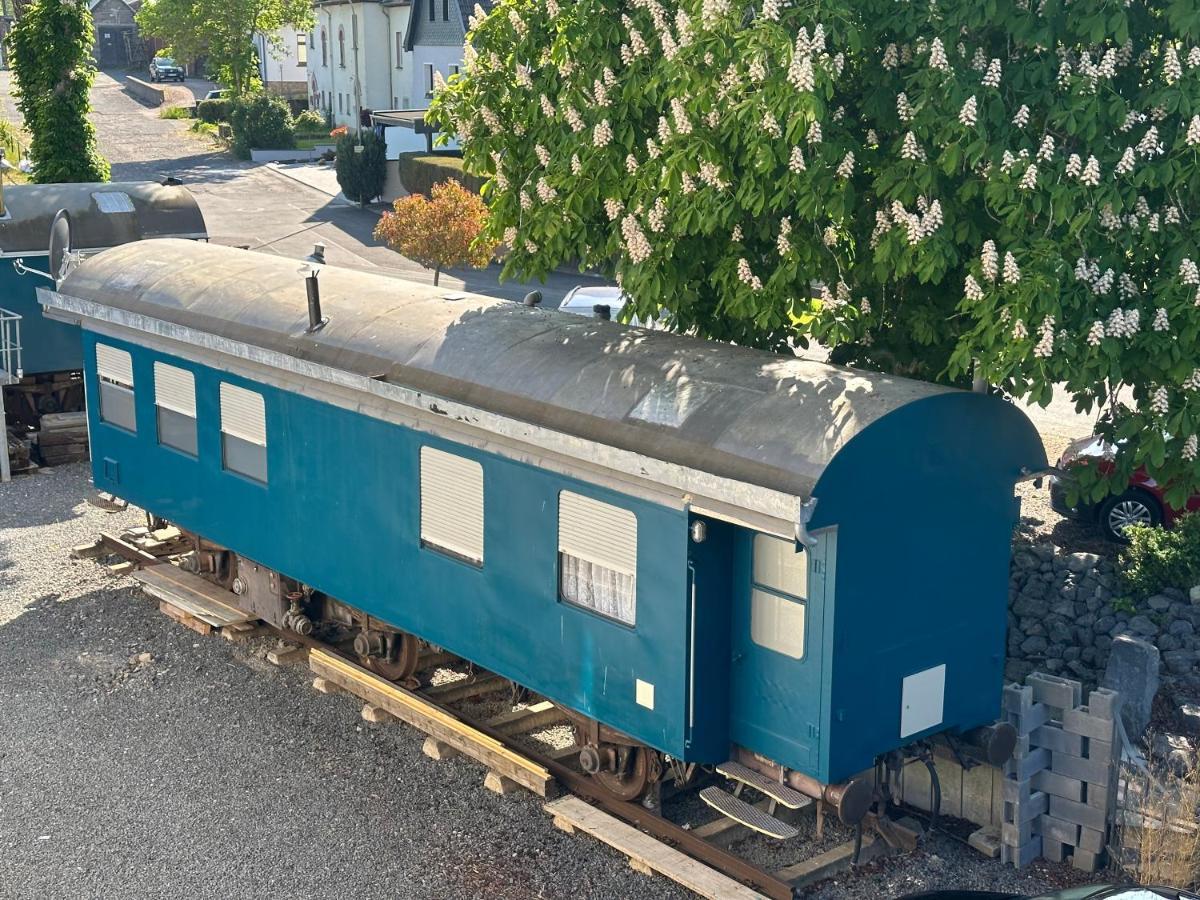 Gleis 1, Eisenbahn Waggon Mit Whirlpool Und Ofen Villa Dahlem  Luaran gambar